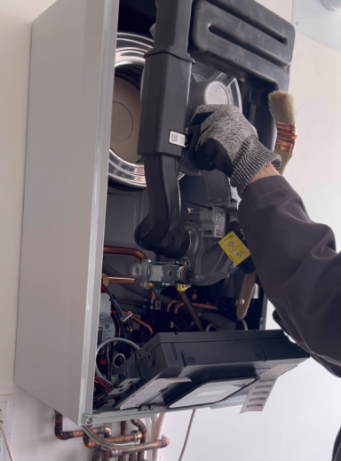 Intervention sur une chaudière à gaz